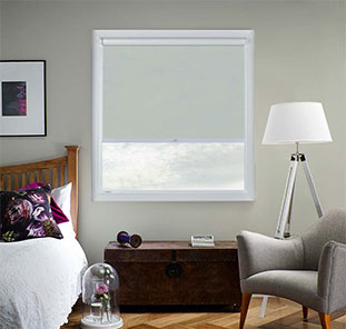 Рулонная штора блэкаут светло-мятного цвета