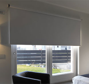 Рольштора блэкаут белая