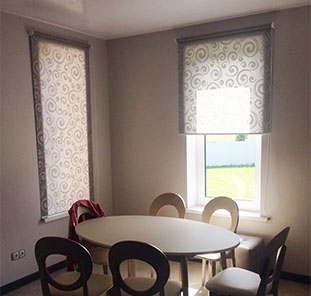 Рольшторы мини из цветной ткани